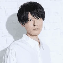 内山昂輝